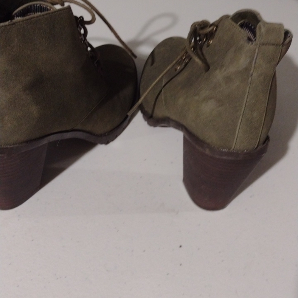 RESTRICTED ankle booties size 7 - Picture 8 of 8